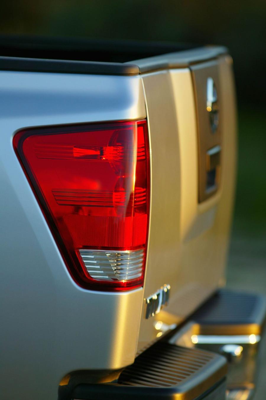  Nissan Titan 2006 года  (фото 17 из 89)